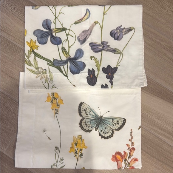 Pottery Barn French Country Queen Bedding 2 pillowcases and duvet cover Stunning - Picture 3 of 16